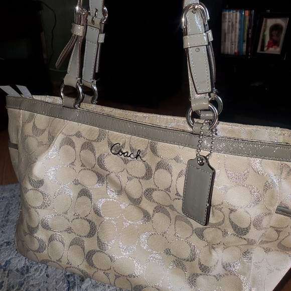 Purse - Picture 3 of 5